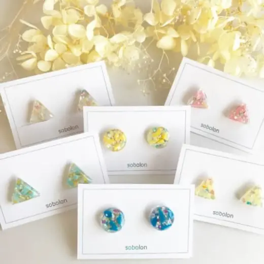 海洋マイクロプラスチックを使ったアクセサリー